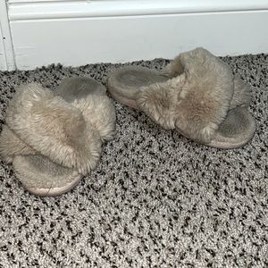Halluci slippers